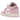 Jordan 1 Low Iced Carmine White sneakers i vinklet visning med hvid og rød laederoverdel, klassisk snøring og rød gummisål