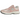 New Balance 2002R Pink Sand sneakers i vinkelret visning med lyserød mesh overdel, ruskind og hvid sål