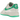 Nike Air Force 1 Low '07 Patent Platinum Tint Stadium Green sneakers i vinkelvisning med blank grå læderoverdel og grøn swoosh